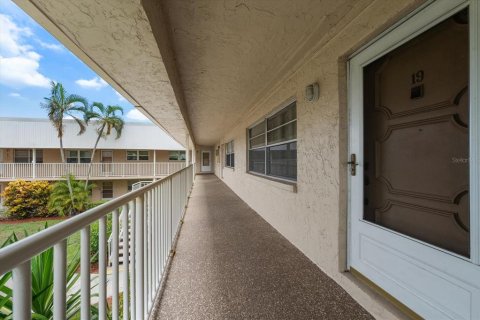 Copropriété à vendre à Saint Petersburg, Floride: 1 chambre, 73.39 m2 № 2156802 - photo 4