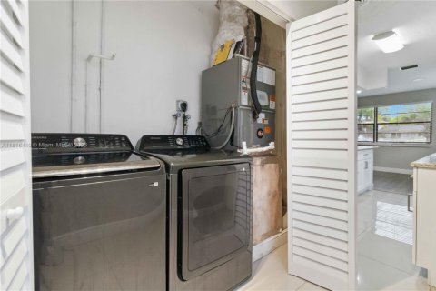 House in Homestead, Florida 4 bedrooms, 126.72 sq.m. № 1770281 - photo 30