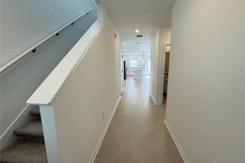 Touwnhouse à louer à Orlando, Floride: 4 chambres, 167.87 m2 № 1903189 - photo 3