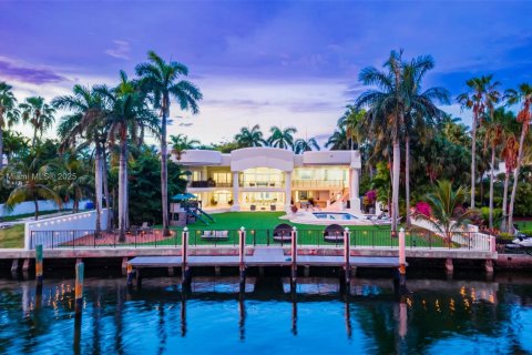 Villa ou maison à vendre à Hollywood, Floride: 8 chambres, 624.12 m2 № 2064065 - photo 21