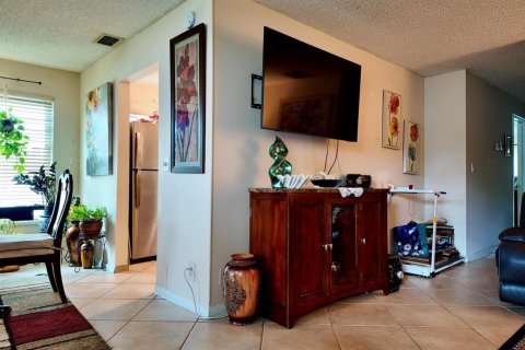 Condo in Plantation, Florida, 2 bedrooms  № 2185264 - photo 5