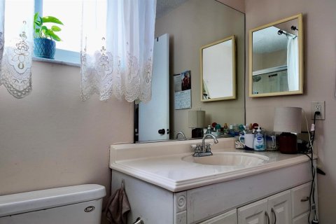 Condo in Plantation, Florida, 2 bedrooms  № 2185264 - photo 16