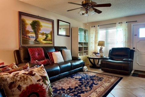 Condo in Plantation, Florida, 2 bedrooms  № 2185264 - photo 4