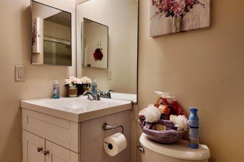 Condo in Plantation, Florida, 2 bedrooms  № 2185264 - photo 11