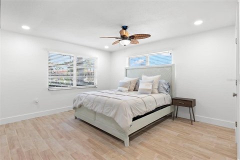 House in Treasure Island, Florida 3 bedrooms, 149.11 sq.m. № 1909962 - photo 22
