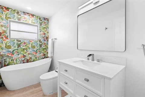House in Treasure Island, Florida 3 bedrooms, 149.11 sq.m. № 1909962 - photo 30