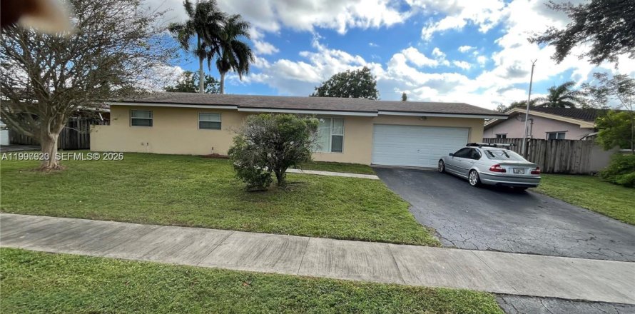 Дом в Плантация, Флорида 3 спальни, 145.3м2 № 2063143