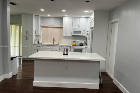 Купить виллу или дом в Плантация, Флорида 3 спальни, 145.3м2, № 2063143 - фото 2