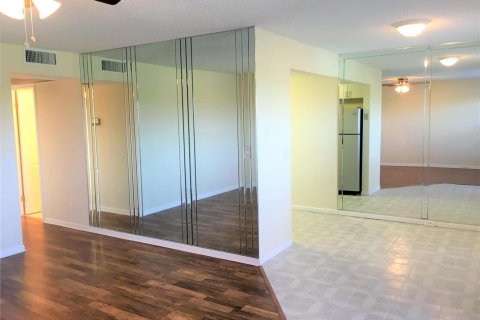 Condominio en venta en Pembroke Pines, Florida, 2 dormitorios, 88.63 m2 № 2184500 - foto 9