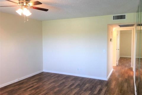 Condominio en venta en Pembroke Pines, Florida, 2 dormitorios, 88.63 m2 № 2184500 - foto 11