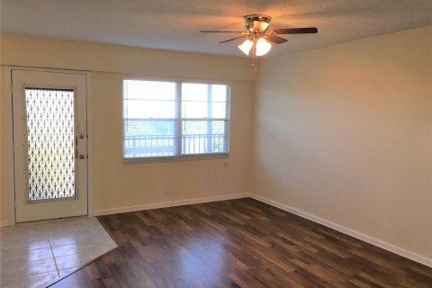 Condominio en venta en Pembroke Pines, Florida, 2 dormitorios, 88.63 m2 № 2184500 - foto 5