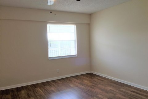 Condominio en venta en Pembroke Pines, Florida, 2 dormitorios, 88.63 m2 № 2184500 - foto 16