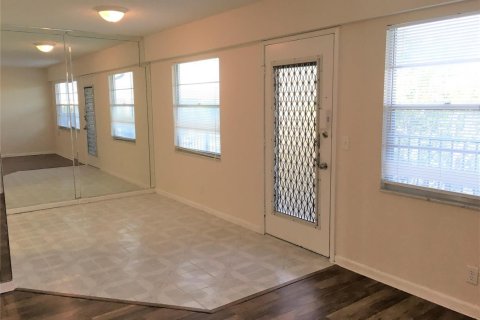 Condominio en venta en Pembroke Pines, Florida, 2 dormitorios, 88.63 m2 № 2184500 - foto 8