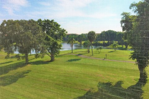 Condominio en venta en Pembroke Pines, Florida, 2 dormitorios, 88.63 m2 № 2184500 - foto 26