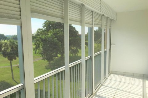Condominio en venta en Pembroke Pines, Florida, 2 dormitorios, 88.63 m2 № 2184500 - foto 24