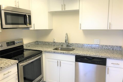 Condominio en venta en Pembroke Pines, Florida, 2 dormitorios, 88.63 m2 № 2184500 - foto 3