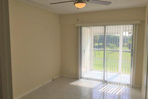 Condominio en venta en Pembroke Pines, Florida, 2 dormitorios, 88.63 m2 № 2184500 - foto 21