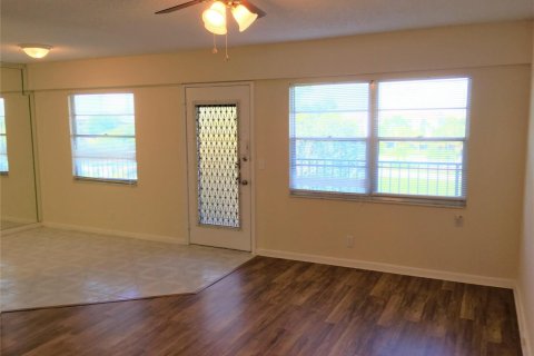 Condominio en venta en Pembroke Pines, Florida, 2 dormitorios, 88.63 m2 № 2184500 - foto 6