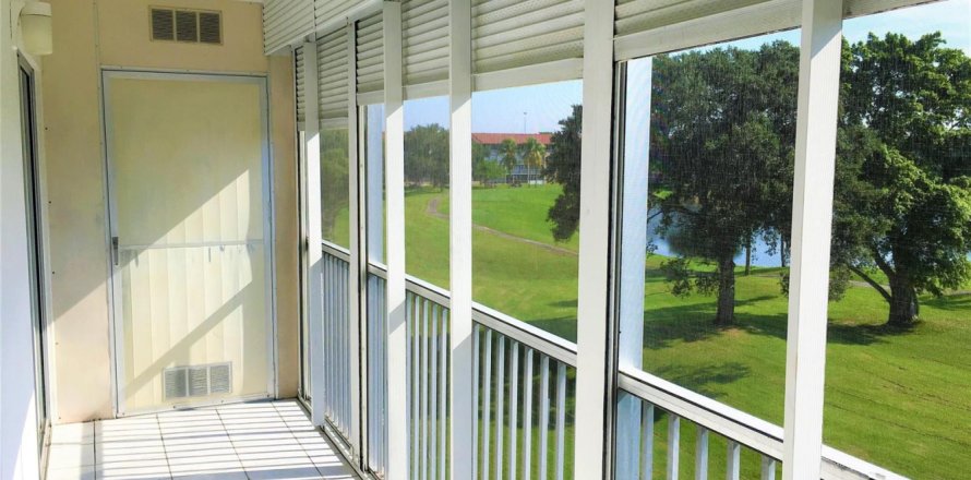 Condominio en Pembroke Pines, Florida, 2 dormitorios  № 2184500