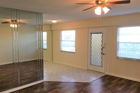 Condominio en venta en Pembroke Pines, Florida, 2 dormitorios, 88.63 m2 № 2184500 - foto 7