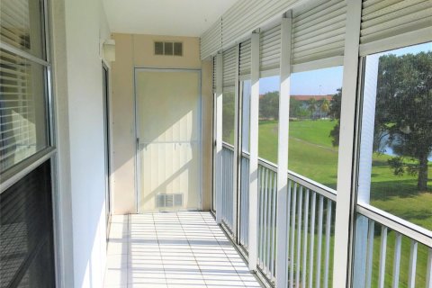 Condominio en venta en Pembroke Pines, Florida, 2 dormitorios, 88.63 m2 № 2184500 - foto 28