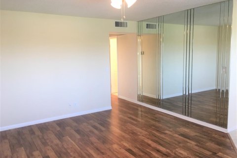 Condominio en venta en Pembroke Pines, Florida, 2 dormitorios, 88.63 m2 № 2184500 - foto 10