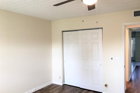Condominio en venta en Pembroke Pines, Florida, 2 dormitorios, 88.63 m2 № 2184500 - foto 17