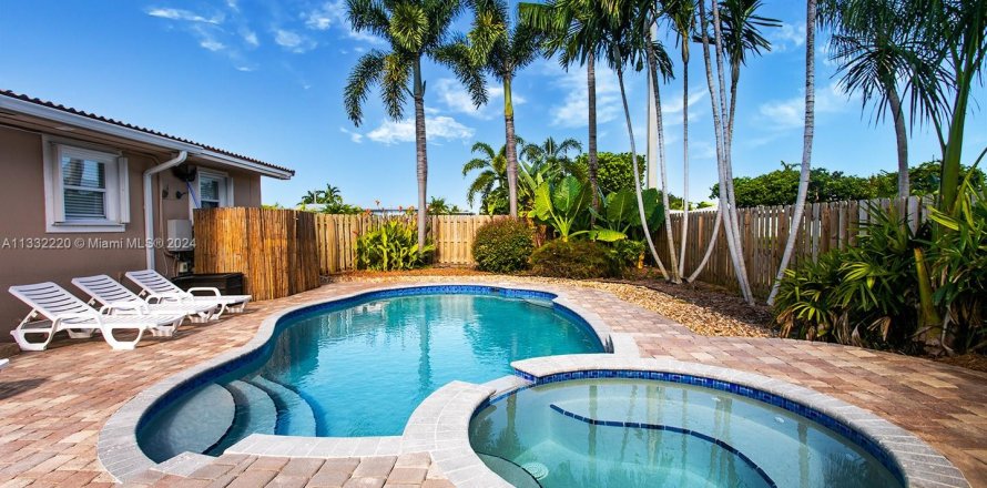 Villa ou maison à Dania Beach, Floride 5 chambres, 185.8 m2 № 1863938