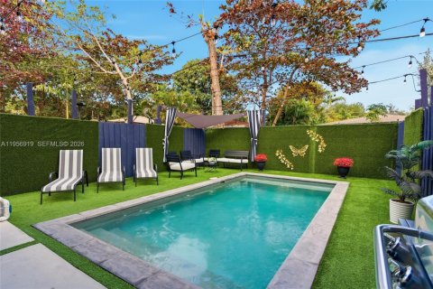 Townhouse in Miami, Florida 3 bedrooms, 154.31 sq.m. № 2023694 - photo 3