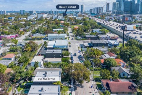 Townhouse in Miami, Florida 3 bedrooms, 154.31 sq.m. № 2023694 - photo 5