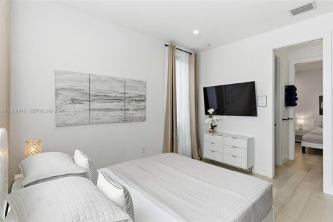 Townhouse in Miami, Florida 3 bedrooms, 154.31 sq.m. № 2023694 - photo 24