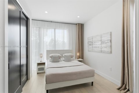 Townhouse in Miami, Florida 3 bedrooms, 154.31 sq.m. № 2023694 - photo 23