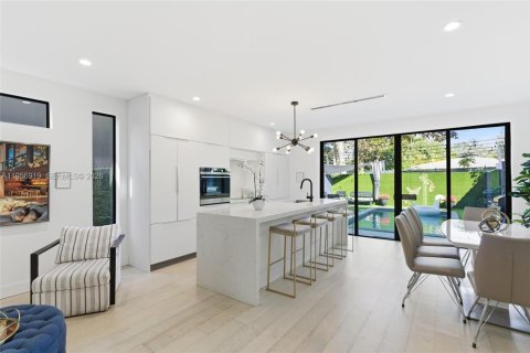 Townhouse in Miami, Florida 3 bedrooms, 154.31 sq.m. № 2023694 - photo 12