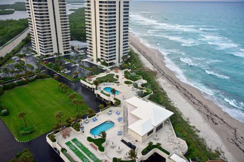 Condominio en alquiler en Riviera Beach, Florida, 2 dormitorios, 133.31 m2 № 1133083 - foto 1