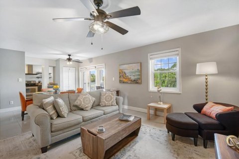 Condominio en venta en Saint Petersburg, Florida, 2 dormitorios, 94.57 m2 № 1885715 - foto 23