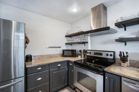 Condominio en venta en Saint Petersburg, Florida, 2 dormitorios, 94.57 m2 № 1885715 - foto 2