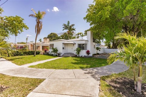 House in Miami, Florida 3 bedrooms, 121.14 sq.m. № 1983956