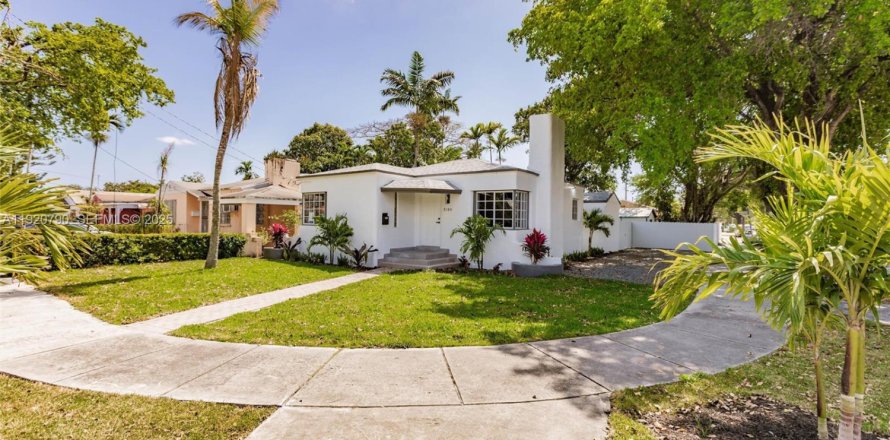 House in Miami, Florida 3 bedrooms, 121.14 sq.m. № 1983956