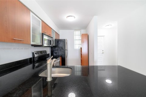 Condominio en alquiler en Miami, Florida, 2 dormitorios, 86.03 m2 № 2274585 - foto 10