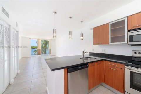 Condominio en alquiler en Miami, Florida, 2 dormitorios, 86.03 m2 № 2274585 - foto 9