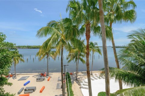 Condominio en alquiler en Miami, Florida, 2 dormitorios, 86.03 m2 № 2274585 - foto 4
