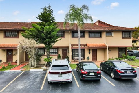 Townhouse in Miami, Florida 2 bedrooms, 89.37 sq.m. № 2009843 - photo 28