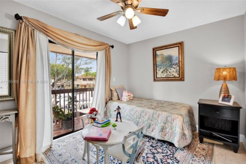 Townhouse in Miami, Florida 2 bedrooms, 89.37 sq.m. № 2009843 - photo 22