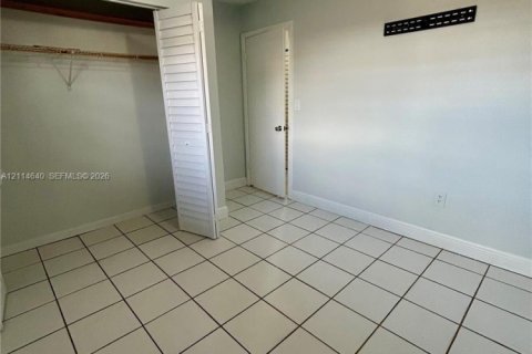 Купить таунхаус в Майами-Гарденс, Флорида 3 спальни, 120.96м2, № 2437663 - фото 6