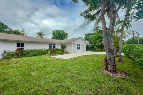 House in Delray Beach, Florida 4 bedrooms, 146.41 sq.m. № 2183034 - photo 2