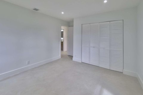 House in Delray Beach, Florida 4 bedrooms, 146.41 sq.m. № 2183034 - photo 12