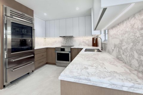House in Delray Beach, Florida 4 bedrooms, 146.41 sq.m. № 2183034 - photo 7