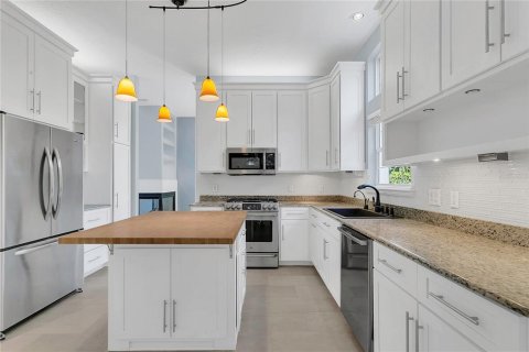 Townhouse in Winter Park, Florida 3 bedrooms, 196.58 sq.m. № 1642817 - photo 6