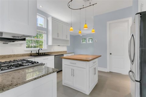 Townhouse in Winter Park, Florida 3 bedrooms, 196.58 sq.m. № 1642817 - photo 7