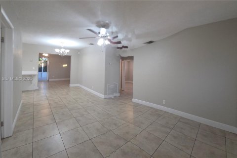 Villa ou maison à louer à Oakland Park, Floride: 3 chambres, 104.79 m2 № 1977360 - photo 17